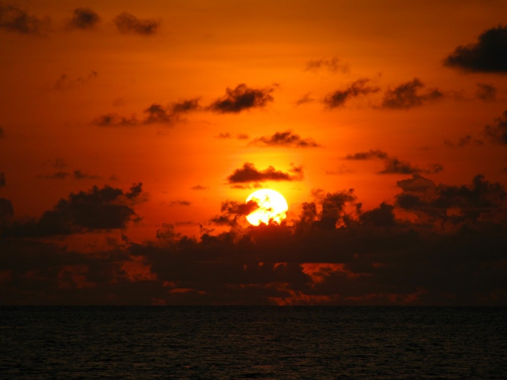 Glorious sunset from the viewing deck: Vilamendhoo Island Resort
