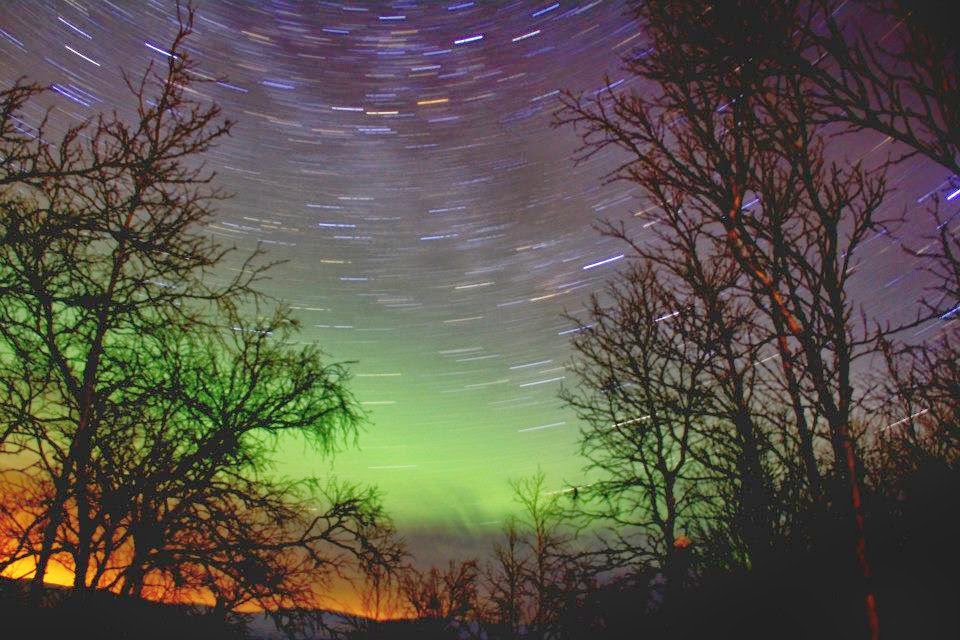 Star trail with the Aurora Borealis