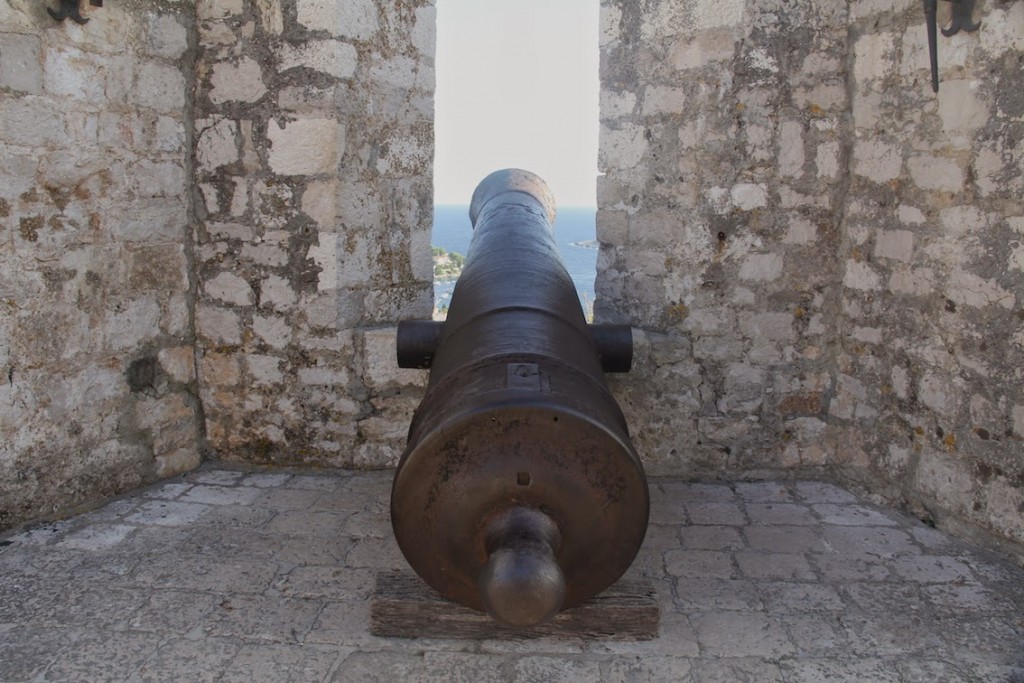 Hvar: Cannon at the Spanjola