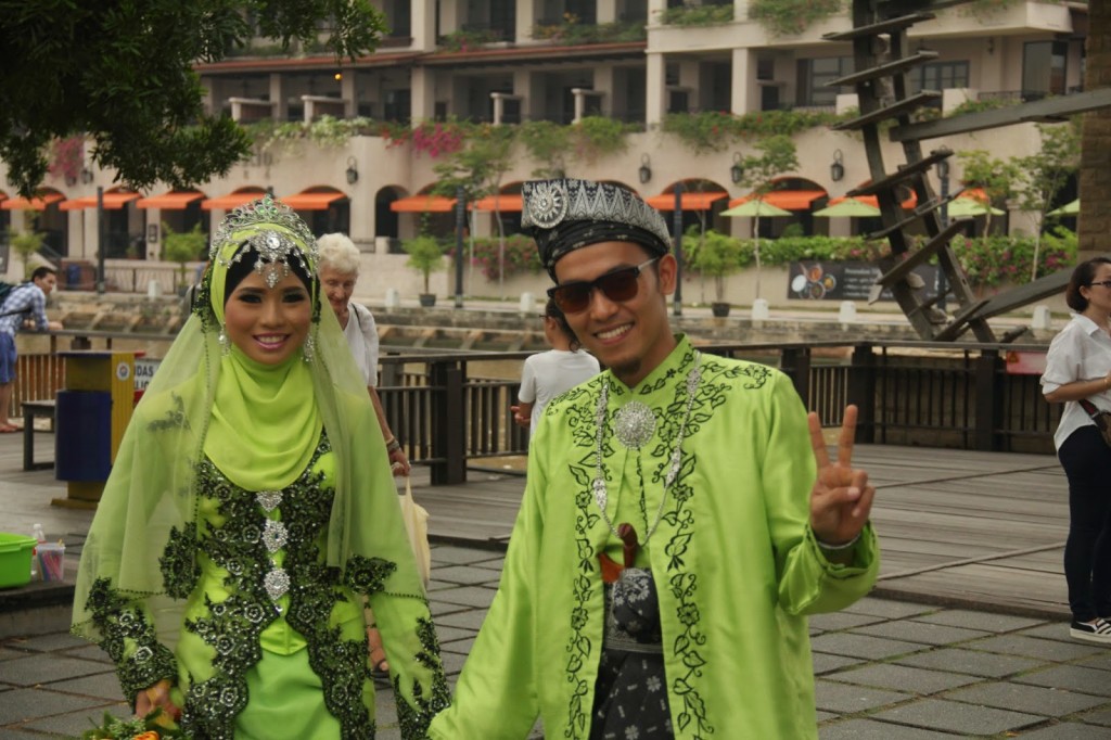 Malay bride and groom getting a photoshoot at Melaka