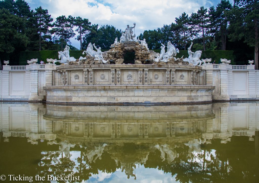 The fountain on the way to the Gloriette